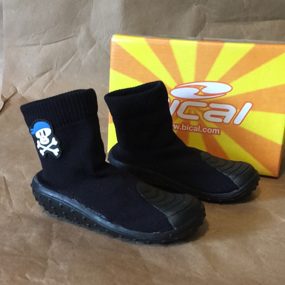 Toddler Sock Shoes - Pirate Skull